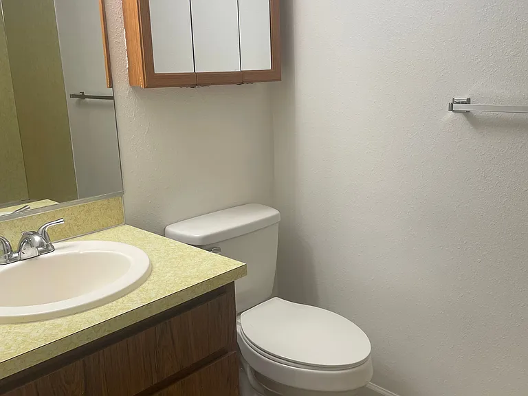 1287 W 12th Ave #1 — Photo 12