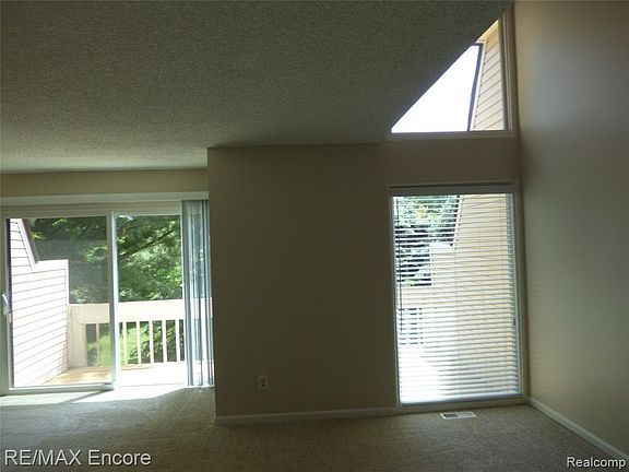 5th image of 5886 Windward Ct #1