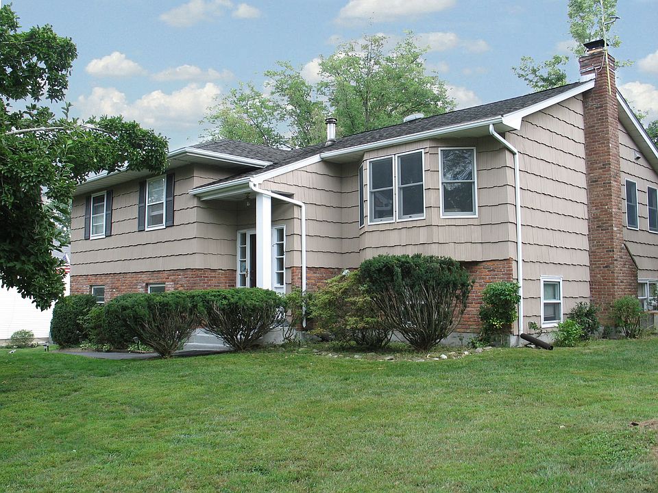 1st image of 3208 Amelia Dr