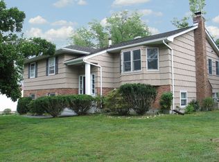 3208 Amelia Dr, Mohegan Lake, NY 10547