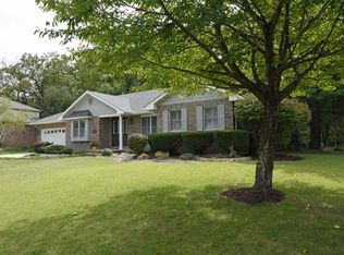 102 Spring Brook Dr, Glen Carbon, IL