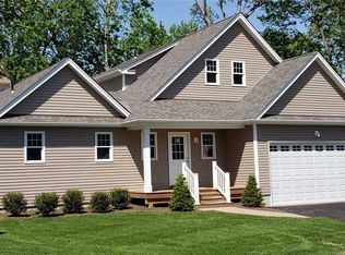 2 Clear Creek Ct, S Huntington, NY 11746