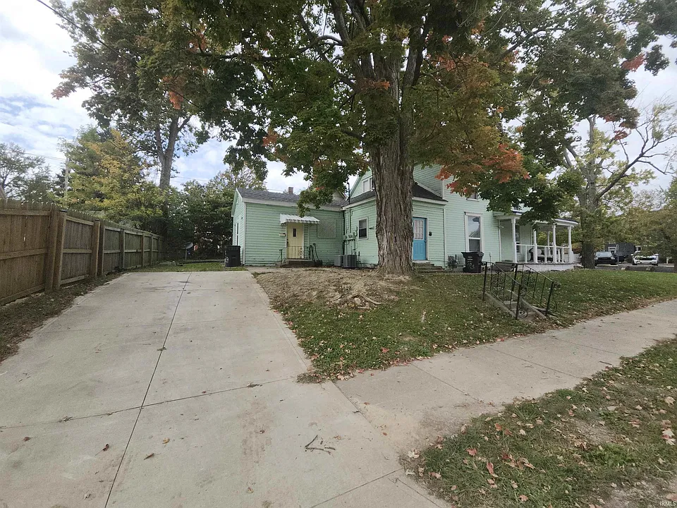 503 W Walnut St #1