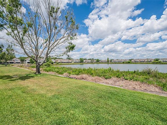 4th image of 4939 Pond Ridge Dr
