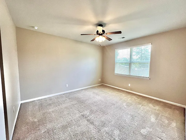 598 Wayton Cir — Photo 8