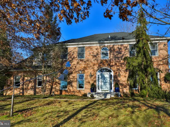 700 Whitney Dr, Blue Bell, PA 19422