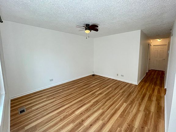 3rd image of 29W780 Galbreath Dr