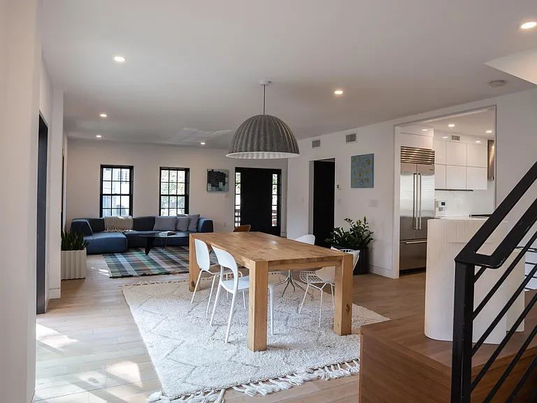 115 Spring St — Photo 3