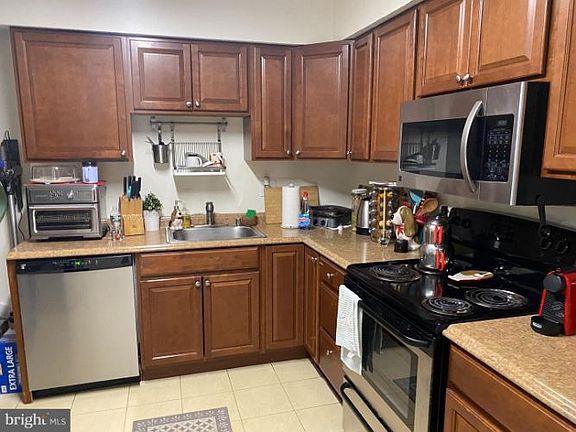 4th image of 5654 Independence Cir #5654
