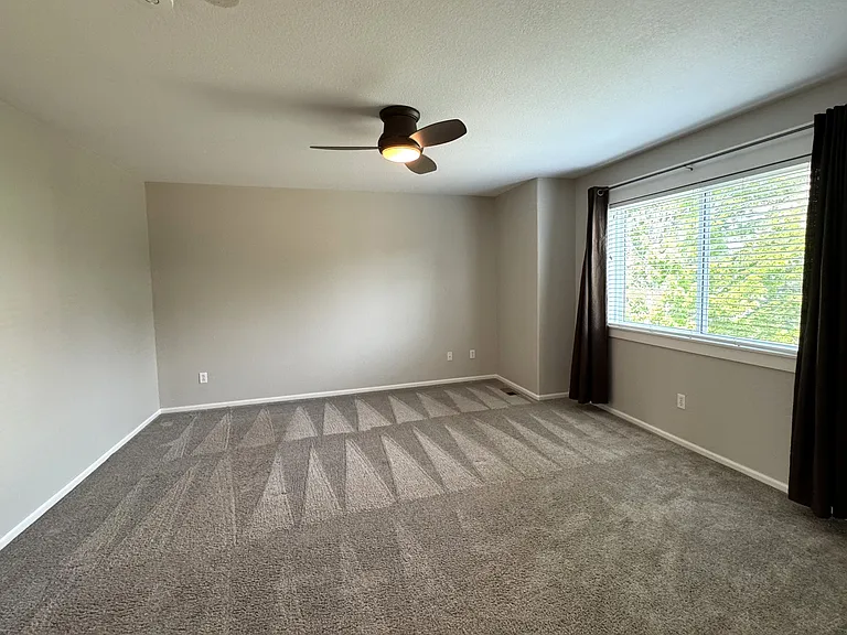 2390 Broadleaf Loop — Photo 17