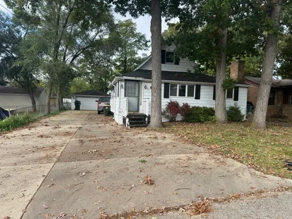 35670 N Laurel Ave, Ingleside, IL 60041