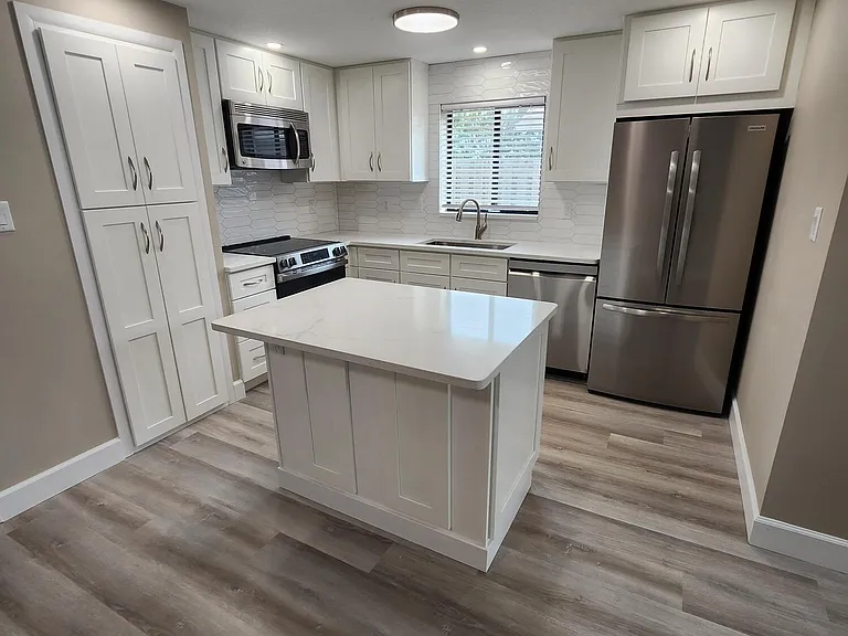 304 Wilson Ave — Photo 5