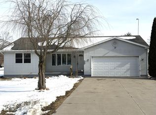 9103 Estates Dr, Demotte, IN 46310