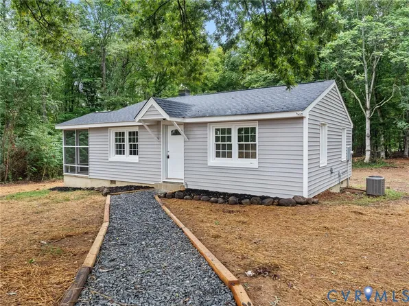 7398 Shannon Hill Rd, Louisa, VA 23093