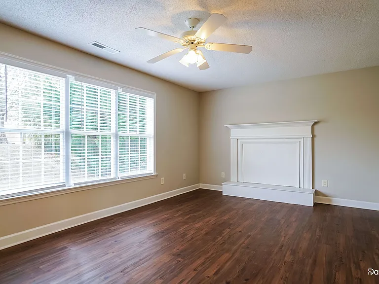 301 Tarheel Ln — Photo 6