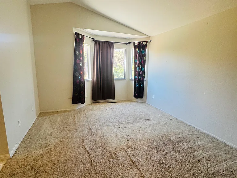2210 Southwood Dr — Photo 20