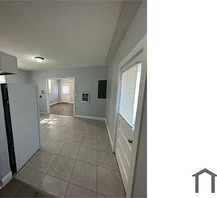 239 Claude St — Photo 10