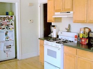 3035 W George St APT 2F, Chicago, IL 60618