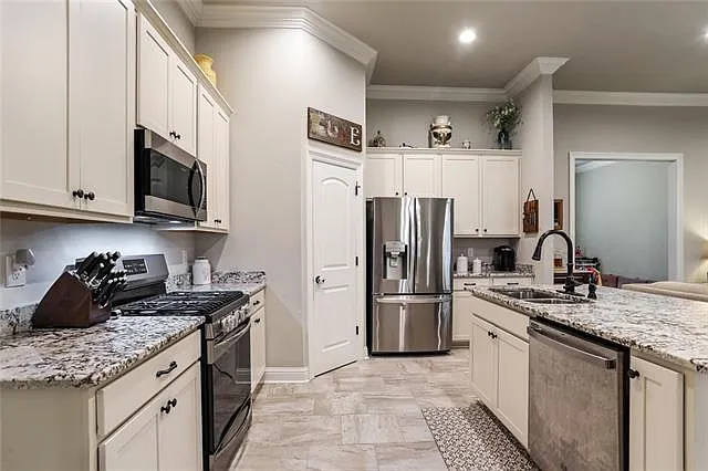 227 Ashton Parc — Photo 6