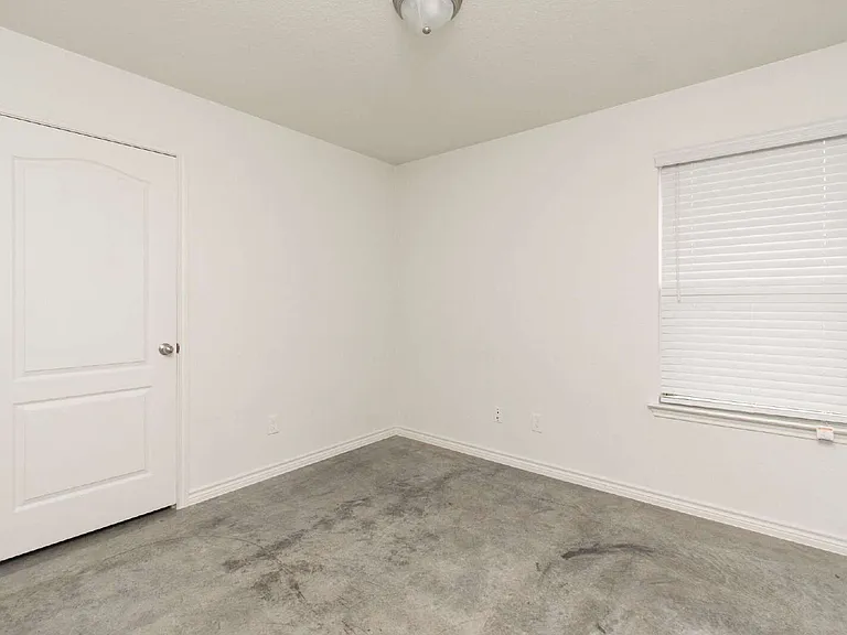 1004 Barbara Jordan St #B — Photo 7