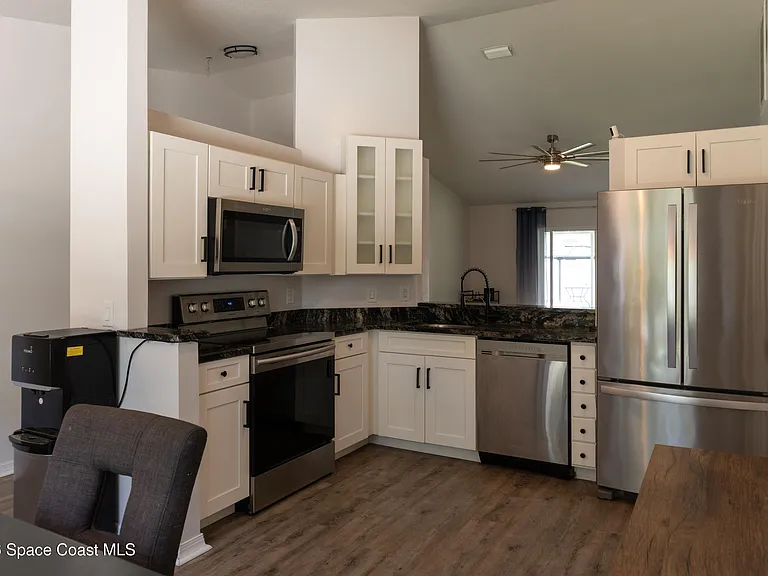 1572 Holbrook Rd NW — Photo 9