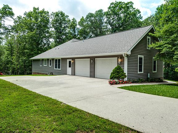4th image of 418 Carrie Dr