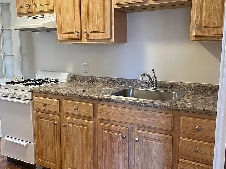 59 Chestnut St #2 — Photo 2