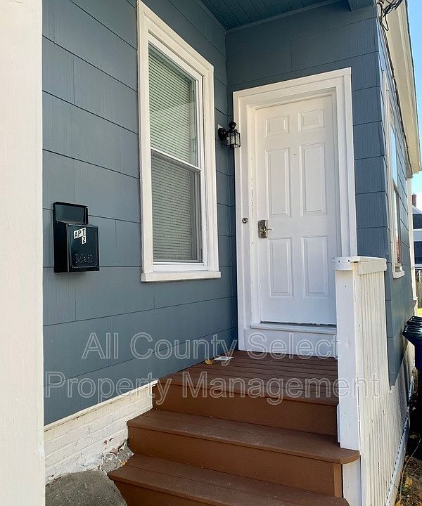 1st image of 19 Oakland St APT 2