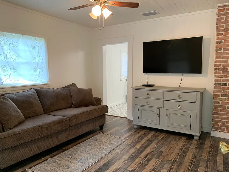 234 W Carolina Ave — Photo 7