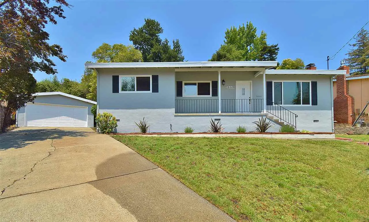 18449 Vernon Ct photo 1