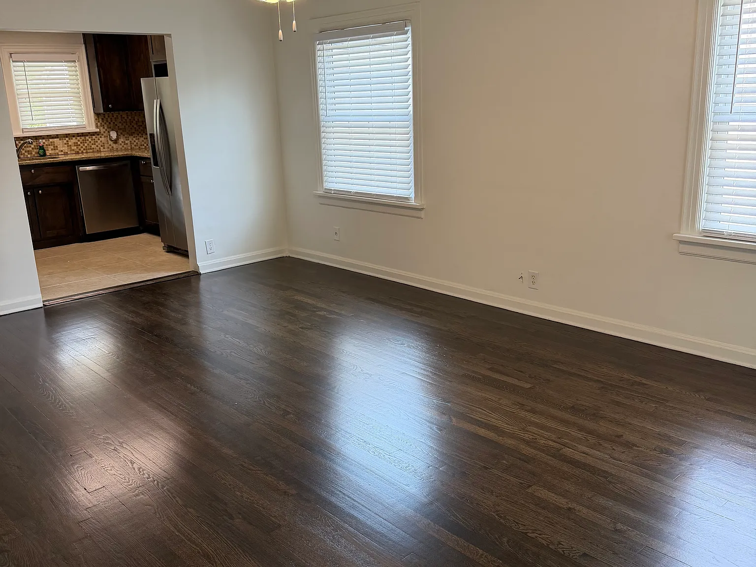 2 bed, 1000 sqft, $1,300 — Photo 3