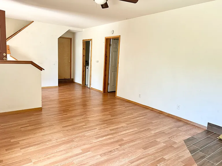 14700 Voltaire Dr — Photo 33