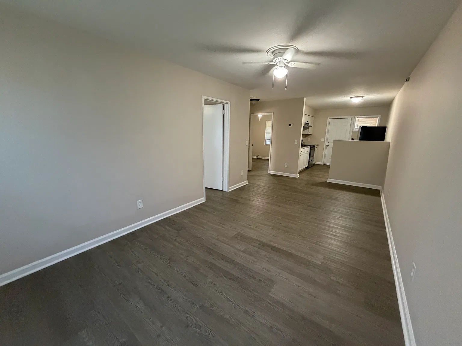 2 bed, 700 sqft, $1,095 — Photo 2