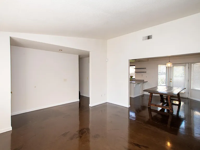 2226 Coroval Dr — Photo 7