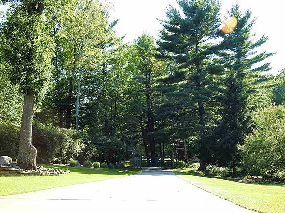 2nd image of 1020 Wickman Dr