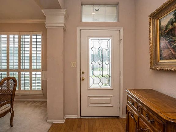 2nd image of 5270 Greenbriar Ln