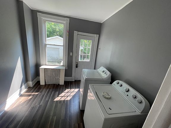 5th image of 13 Leonard Pl #1