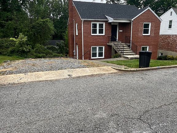 2nd image of 815 Hundley St #2