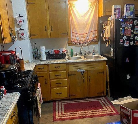 3rd image of 550 Fairview Ave