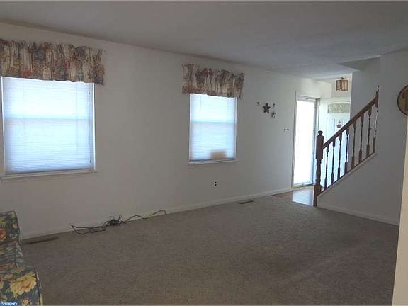 5th image of 115 N Dover Ct