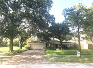 5224 Maple St, Bellaire, TX 77401