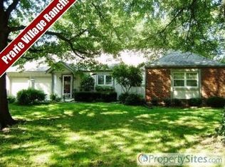 8240 Outlook Ln, Prairie Village, KS 66208