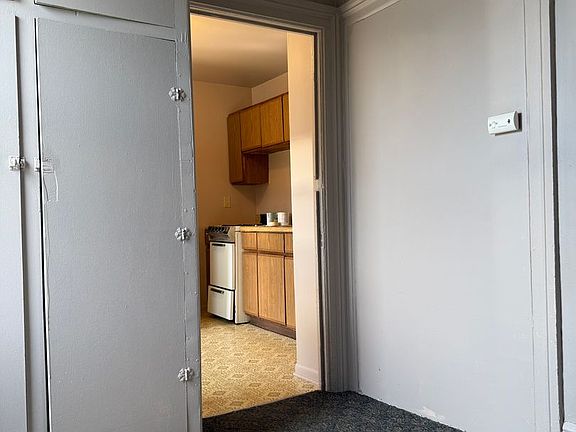 2nd image of 225 W Washington Ave APT 4