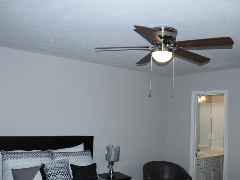 1802 Honeysuckle Way — Photo 38