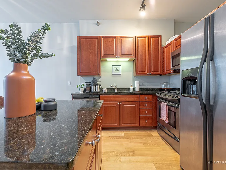 901 W Madison St #614 — Photo 7