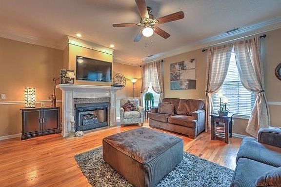 4th image of 2508 Cloister Ln #0