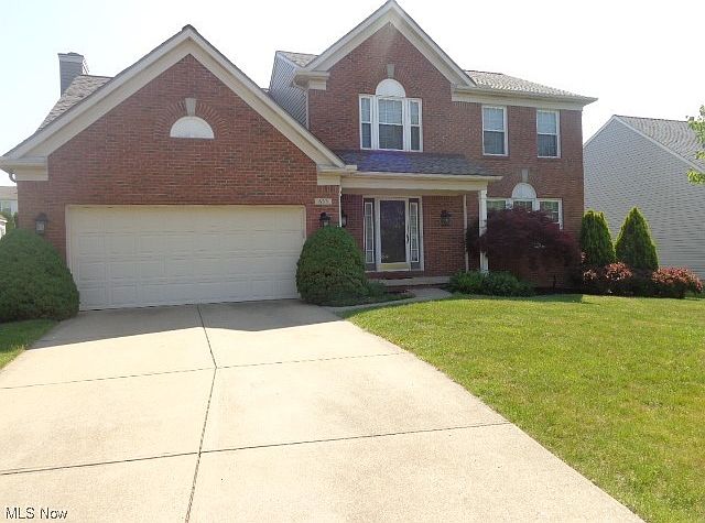 1st image of 833 Eliza Ct