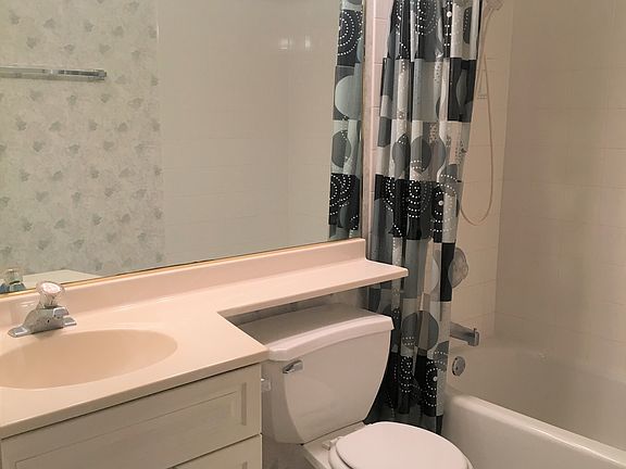 3rd image of 3851 N Parkway Dr #1L