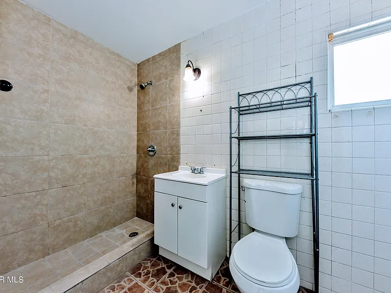 753 N Carolina Dr — Photo 28