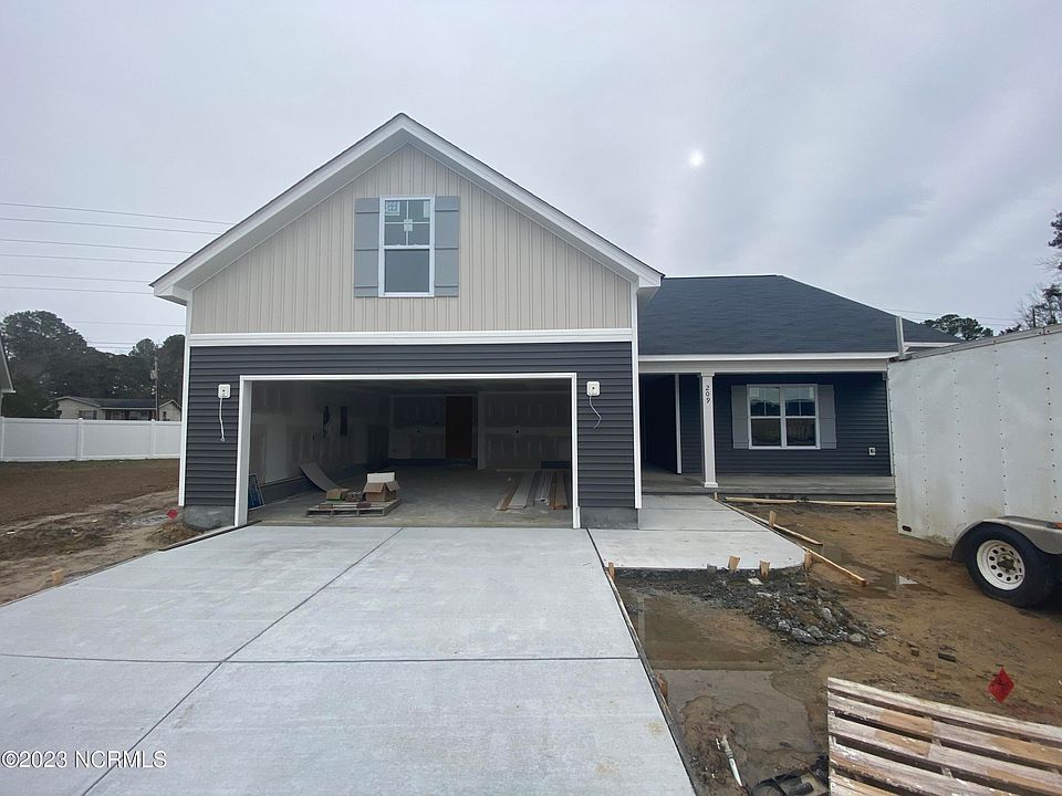 2nd image of 209 Sequoia Drive